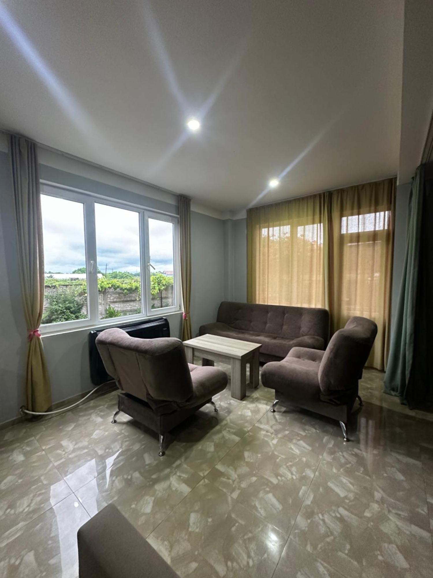 Hotel Уреки Экстерьер фото