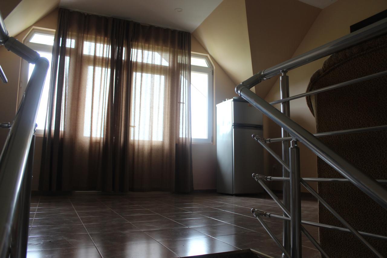 Hotel Уреки Экстерьер фото