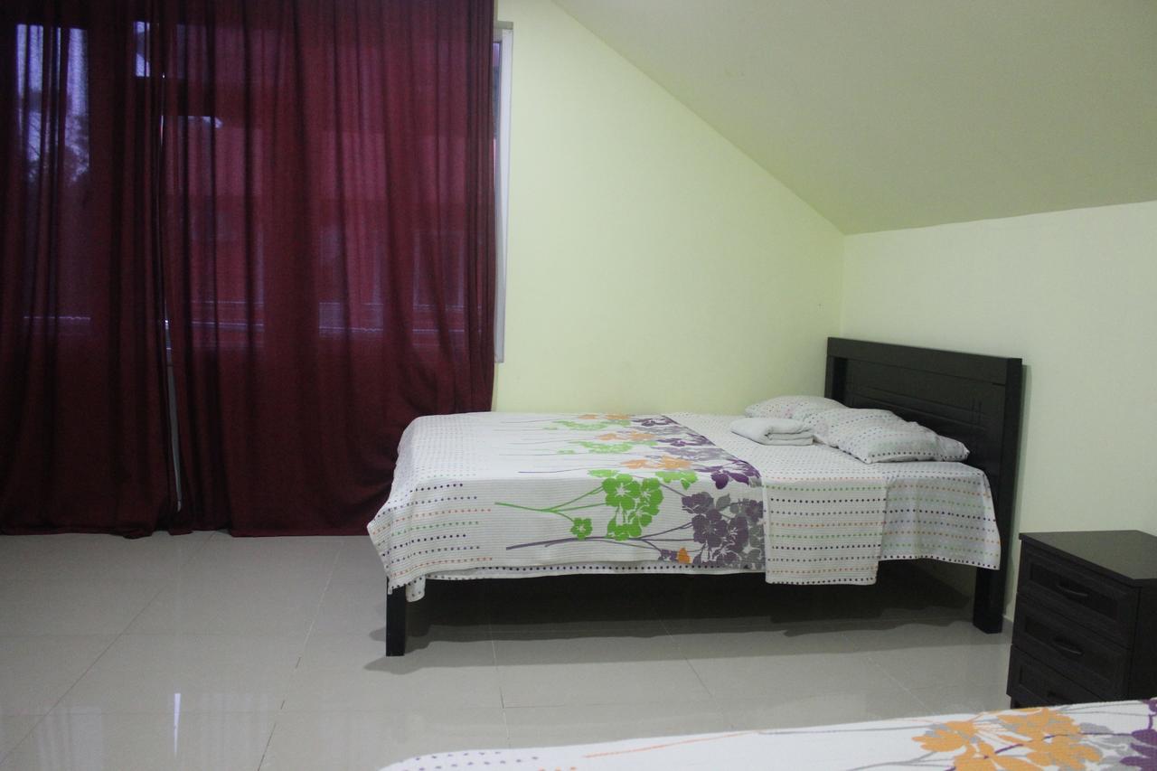 Hotel Уреки Экстерьер фото